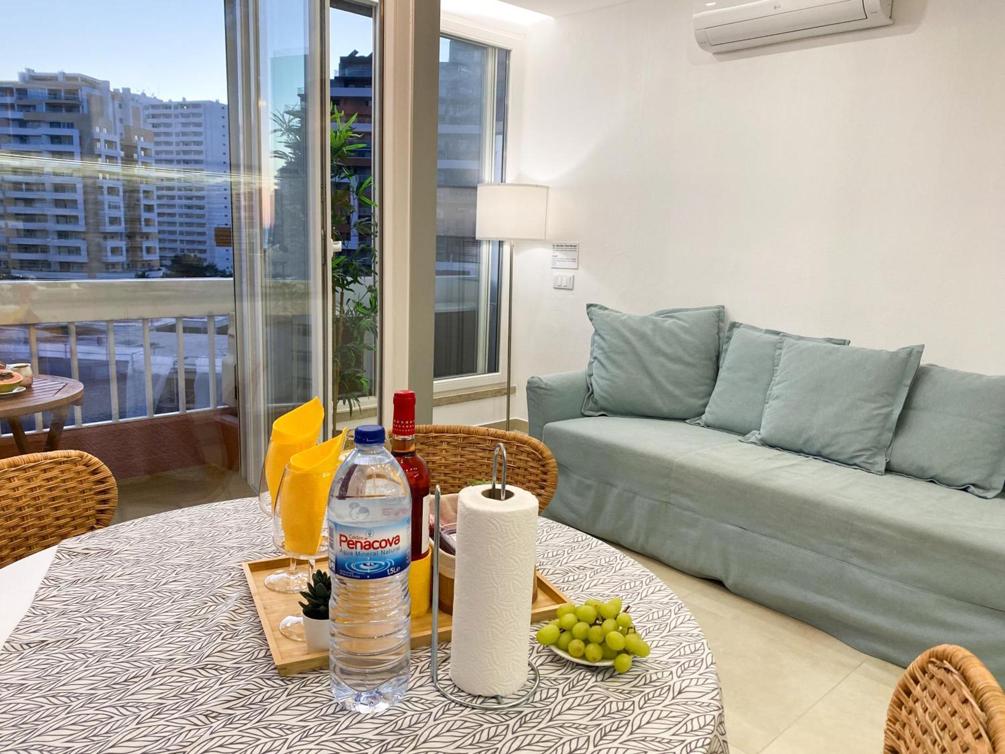 Luxury 2 Min Beach With Balcony, Ocean View, Wifi, Ac, Smarttv Portimao Exterior photo