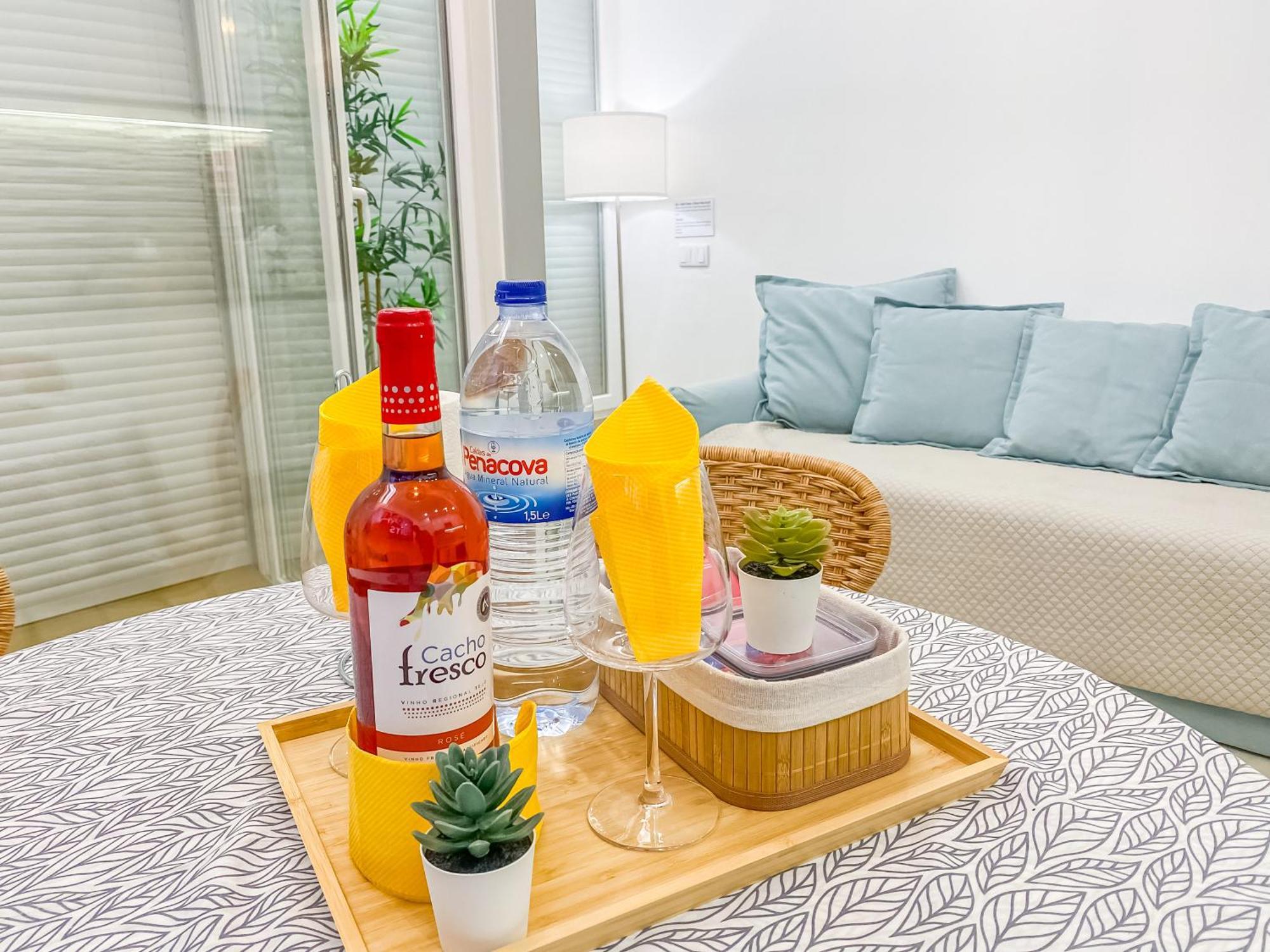 Luxury 2 Min Beach With Balcony, Ocean View, Wifi, Ac, Smarttv Portimao Exterior photo