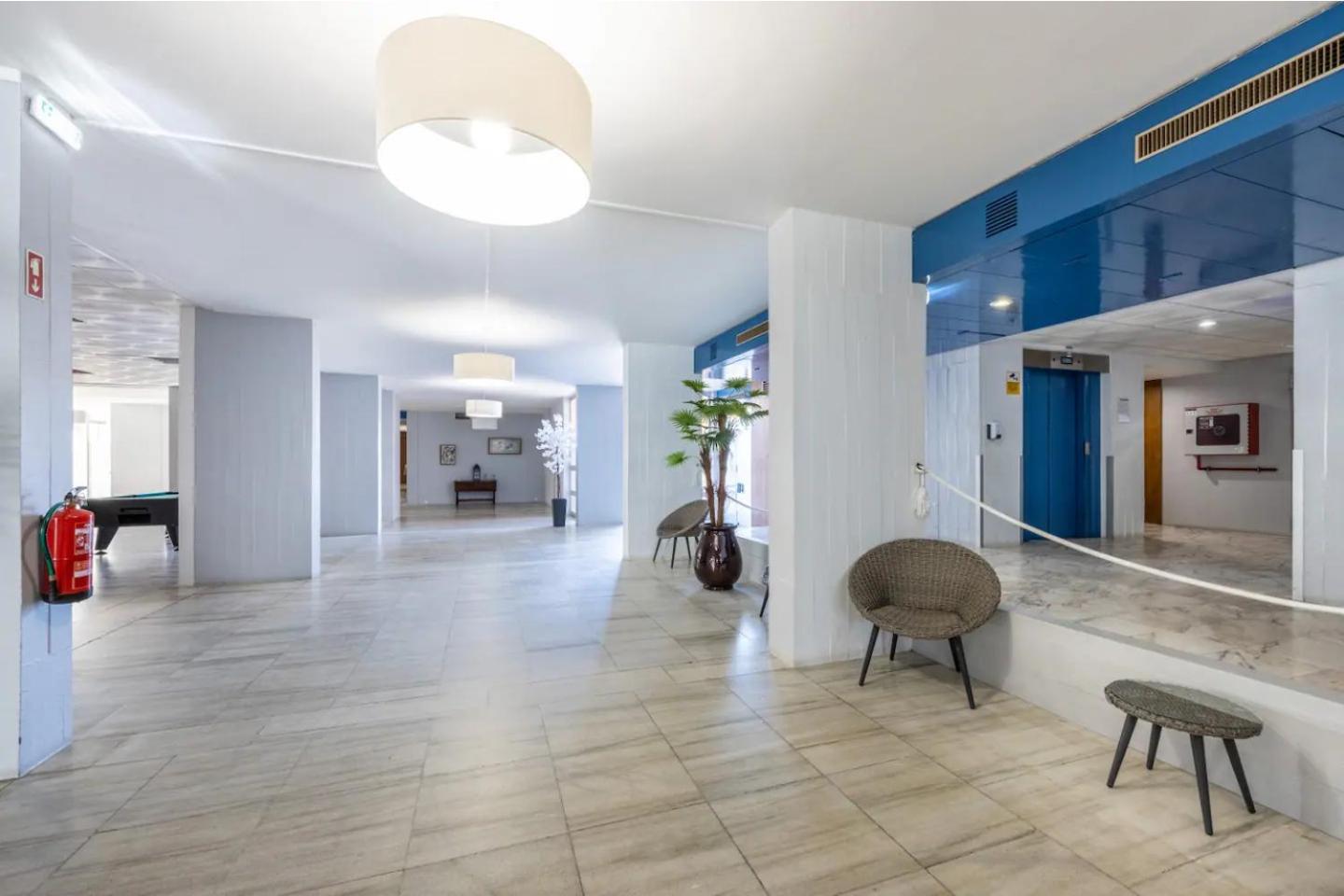 Luxury 2 Min Beach With Balcony, Ocean View, Wifi, Ac, Smarttv Portimao Exterior photo