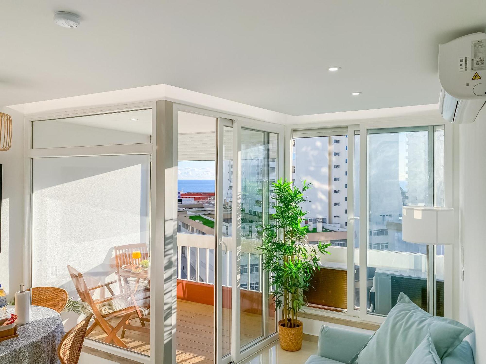 Luxury 2 Min Beach With Balcony, Ocean View, Wifi, Ac, Smarttv Portimao Exterior photo