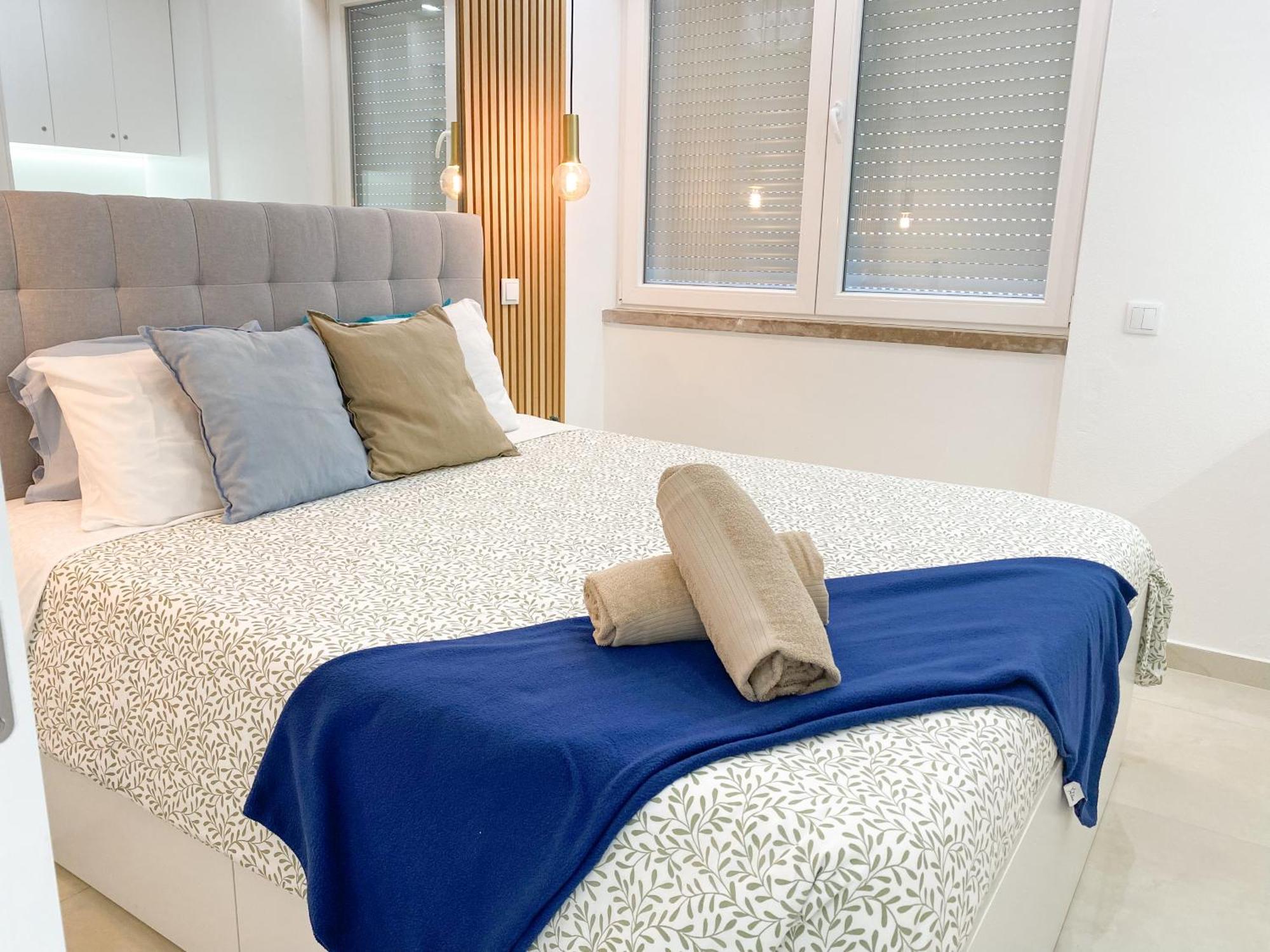 Luxury 2 Min Beach With Balcony, Ocean View, Wifi, Ac, Smarttv Portimao Exterior photo