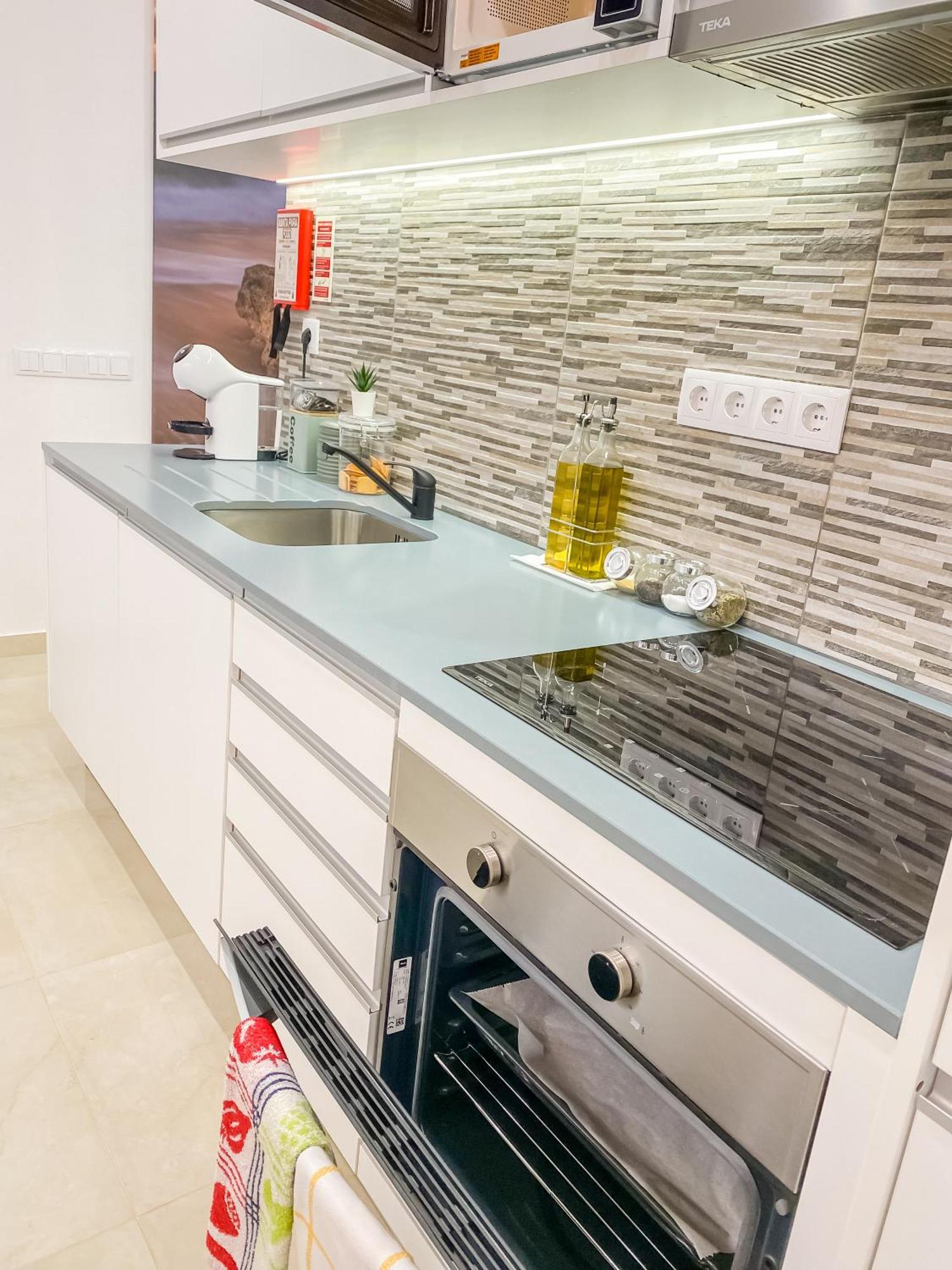 Luxury 2 Min Beach With Balcony, Ocean View, Wifi, Ac, Smarttv Portimao Exterior photo